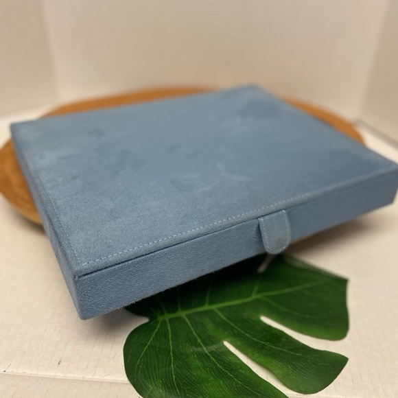 Reed & Barton Faux Suede Travel Jewelry Organizer Box - Picture 3 of 11